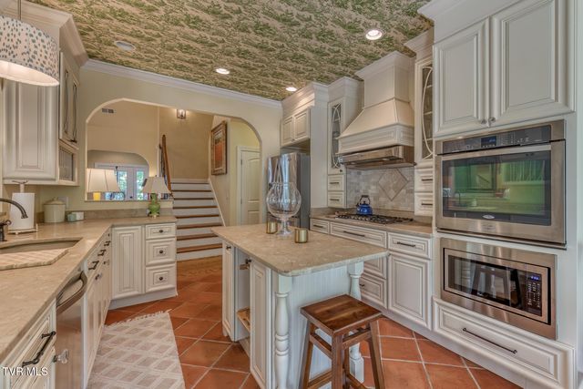 2416 Edinburgh Channel Road, Kingsport, TN 37664