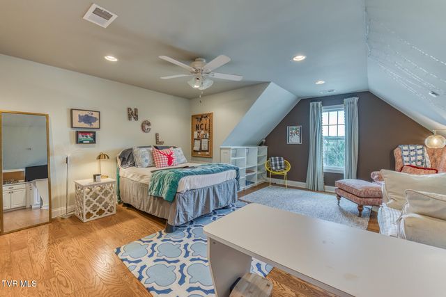 2416 Edinburgh Channel Road, Kingsport, TN 37664