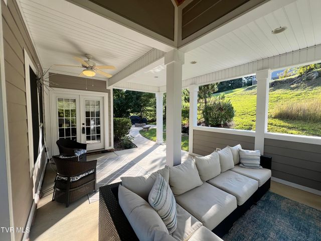 2416 Edinburgh Channel Road, Kingsport, TN 37664