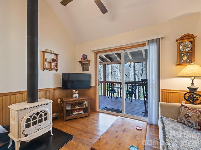 89 Stump Lane, Maggie Valley, NC 28751