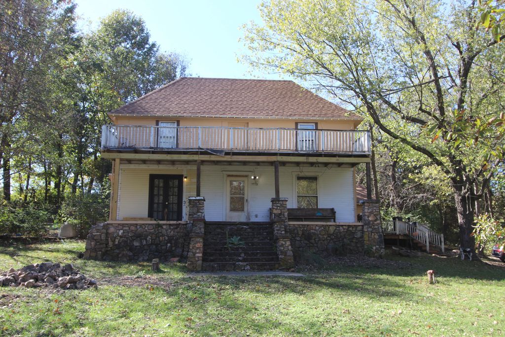 1347 N Farmer Branch Road, Ozark, MO 65721