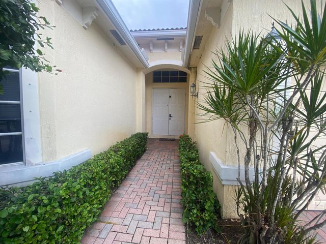 19305 SW 66th Street, Pembroke Pines, FL 33332