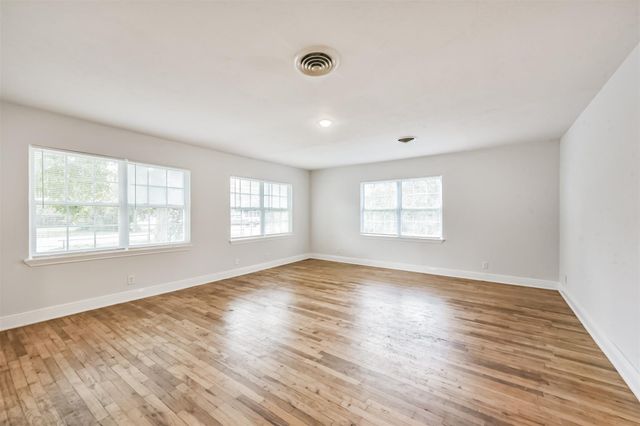 1030 Perkins, Bacliff, TX 77518