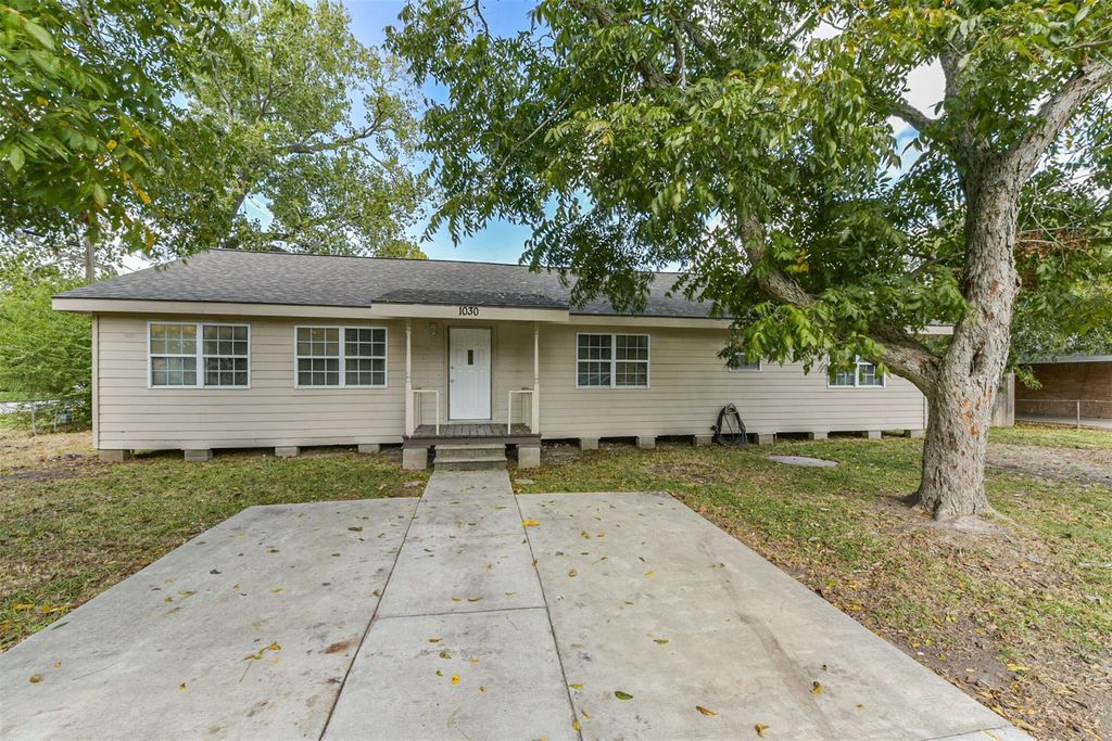 1030 Perkins, Bacliff, TX 77518