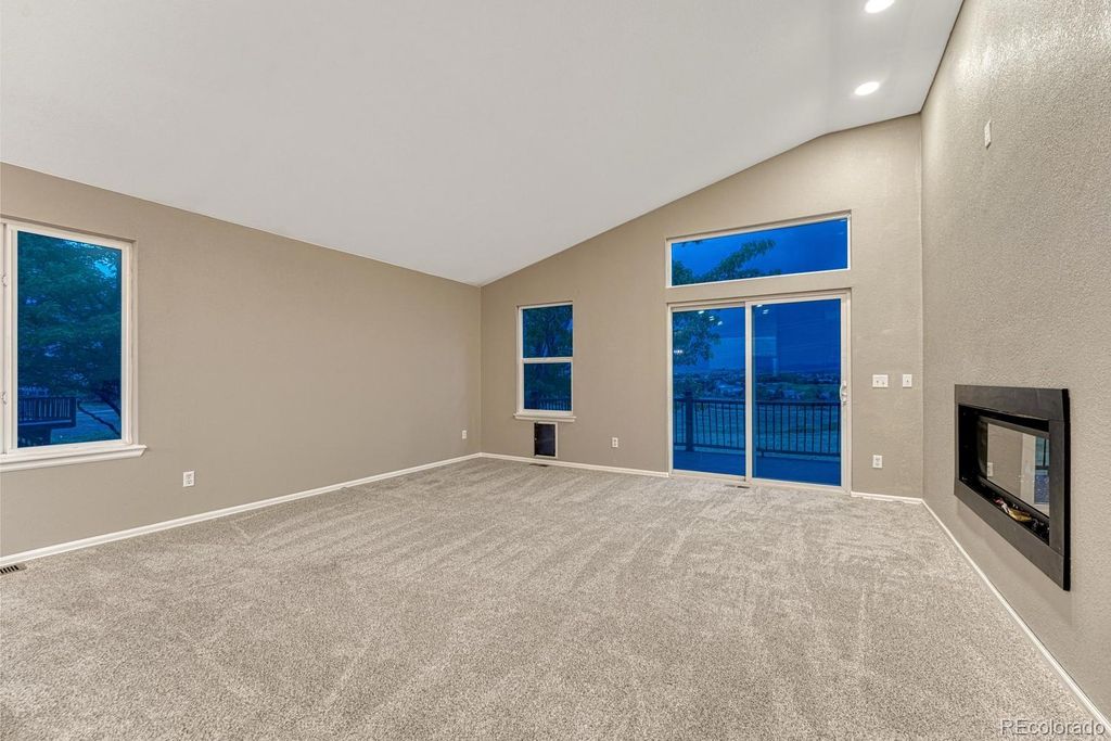 Image 8 of property listing at 7548 Lebrun Court, Lone Tree, CO 80124