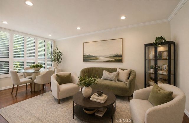 14521 Benefit 207, Sherman Oaks, CA 91403