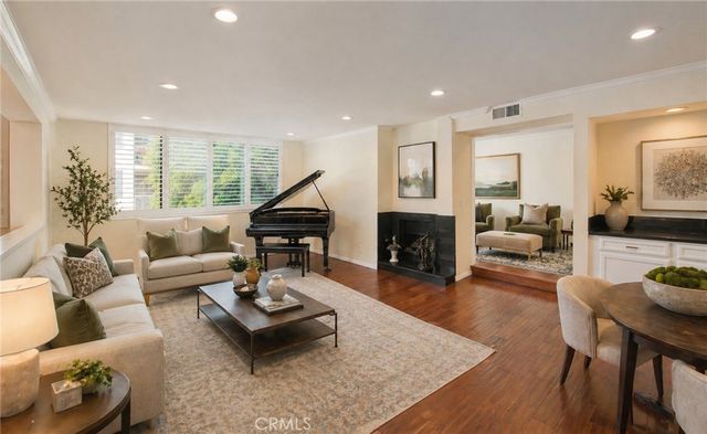 14521 Benefit 207, Sherman Oaks, CA 91403