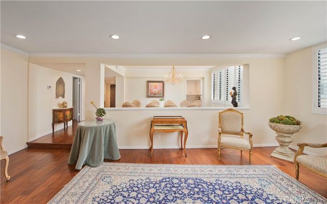 14521 Benefit 207, Sherman Oaks, CA 91403