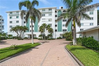 2011 Gulf Shore BLVD N # 26, Naples, FL 34102