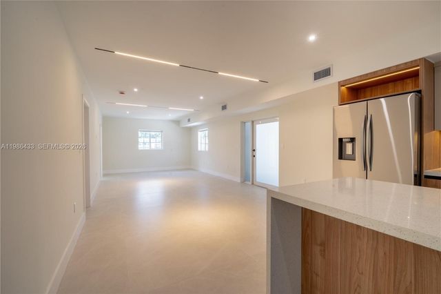 323 NW 104th Ter, Miami, FL 33150