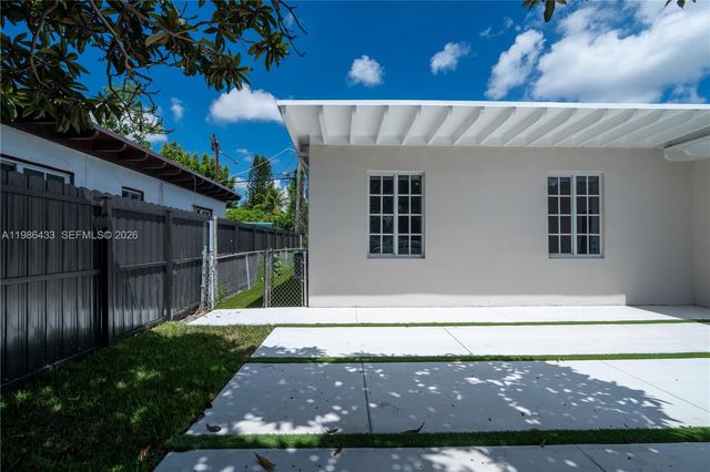 323 NW 104th Ter, Miami, FL 33150