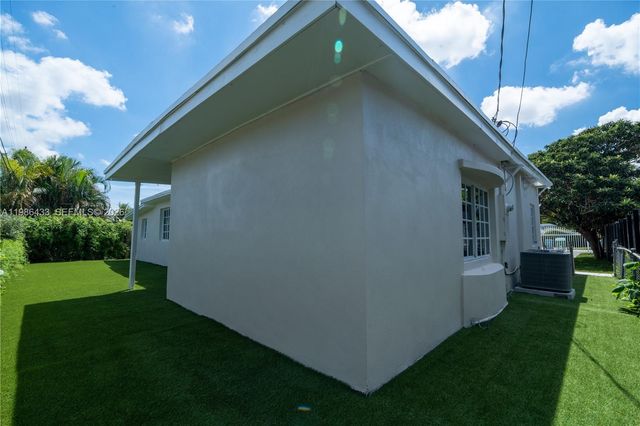 323 NW 104th Ter, Miami, FL 33150