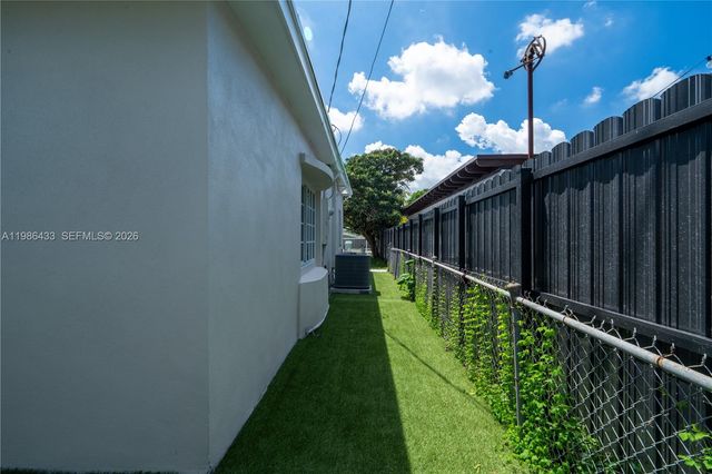 323 NW 104th Ter, Miami, FL 33150