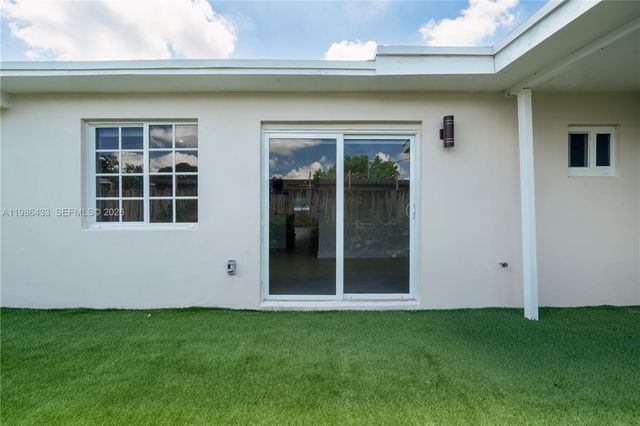 323 NW 104th Ter, Miami, FL 33150