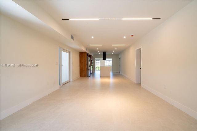 323 NW 104th Ter, Miami, FL 33150