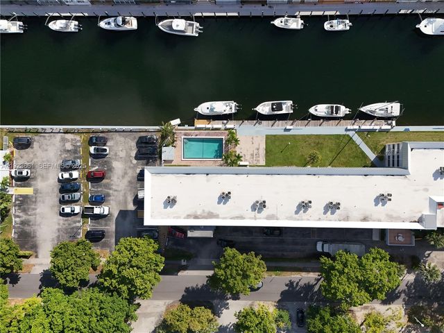 3550 NE 169th St 112, North Miami Beach, FL 33160