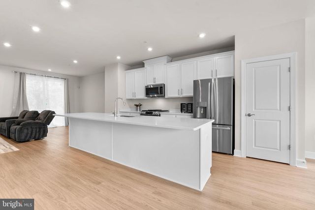 8369 MEADOWOOD DR, Hanover, MD 21076