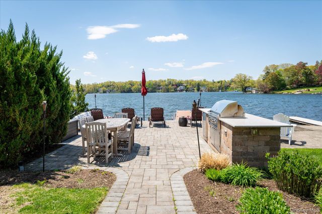 26 Averill Drive, Mahopac, NY 10541