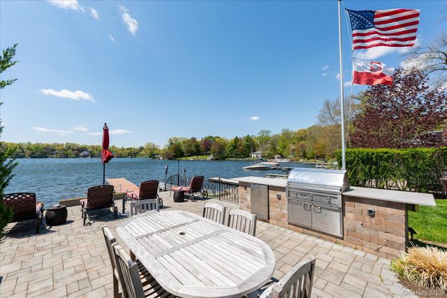 26 Averill Drive, Mahopac, NY 10541