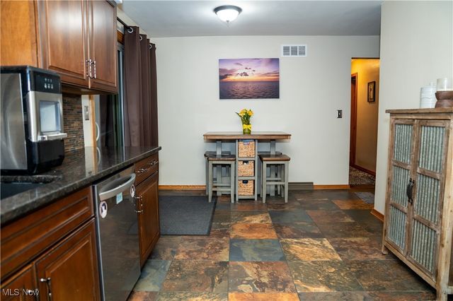 462 Oakridge Drive, Youngstown, OH 44512