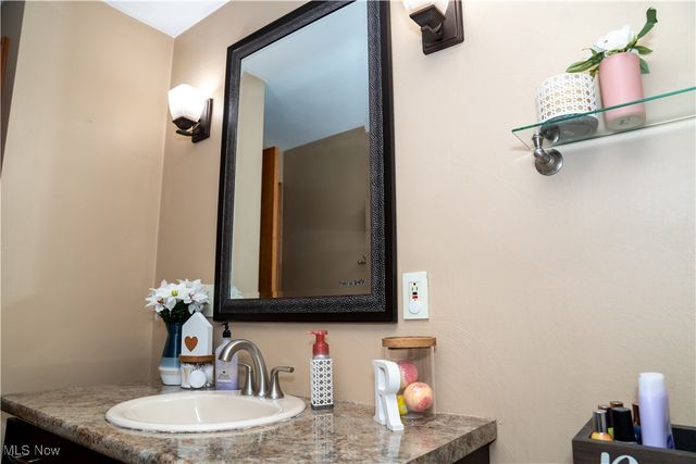 462 Oakridge Drive, Youngstown, OH 44512