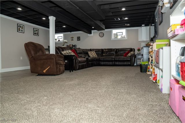 462 Oakridge Drive, Youngstown, OH 44512