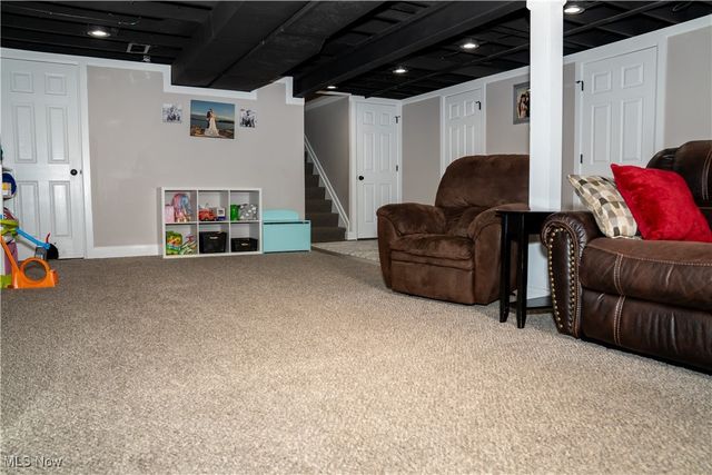 462 Oakridge Drive, Youngstown, OH 44512