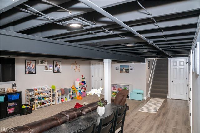 462 Oakridge Drive, Youngstown, OH 44512