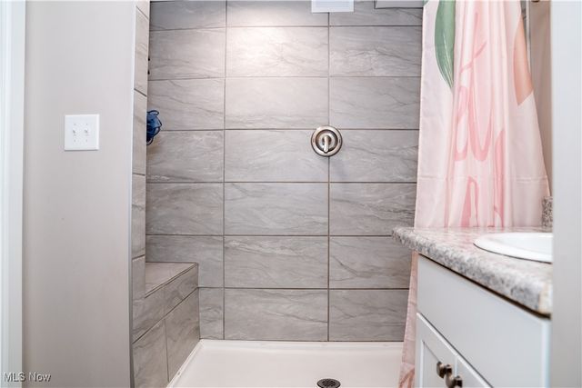 462 Oakridge Drive, Youngstown, OH 44512