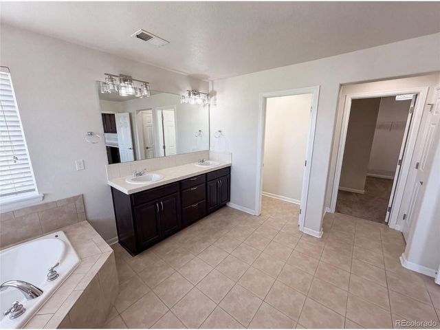 22197 E Easter Cir, Aurora, CO 80016
