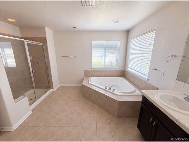 22197 E Easter Cir, Aurora, CO 80016