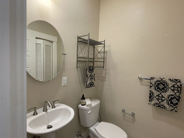 54 Loomis 1101, Bedford, MA 01730