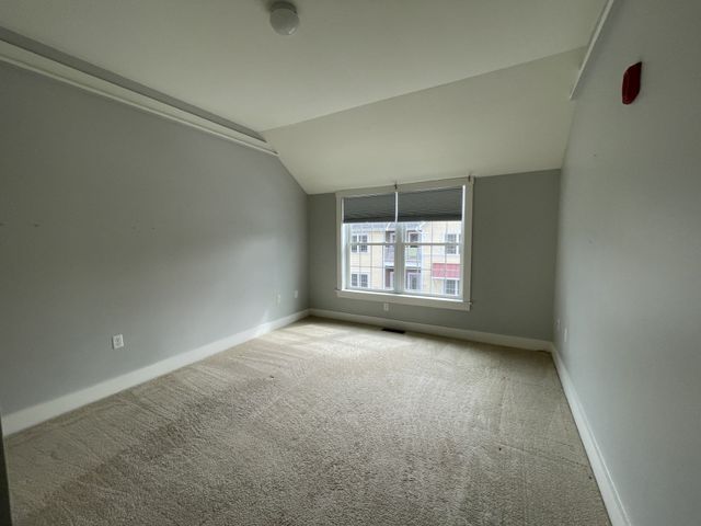 54 Loomis 1101, Bedford, MA 01730