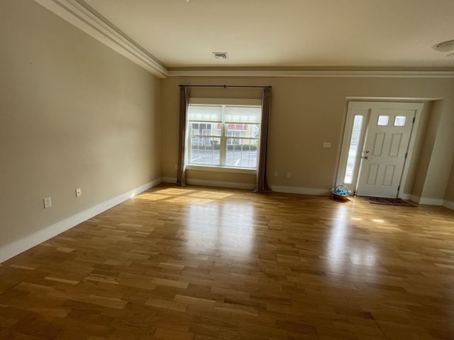 54 Loomis 1101, Bedford, MA 01730