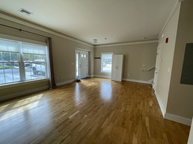 54 Loomis 1101, Bedford, MA 01730