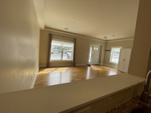 54 Loomis 1101, Bedford, MA 01730