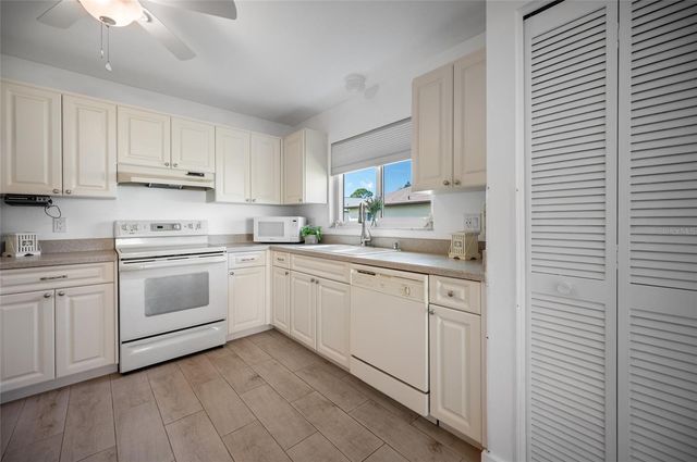 660 LINDEN DRIVE, Englewood, FL 34223