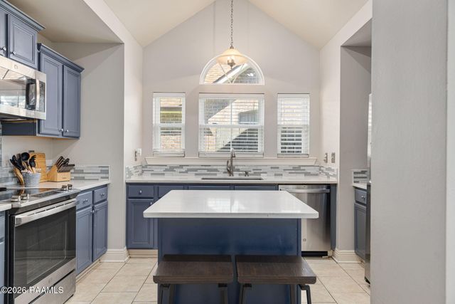 135 Windermere Circle, Youngsville, LA 70592