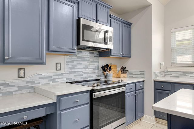 135 Windermere Circle, Youngsville, LA 70592