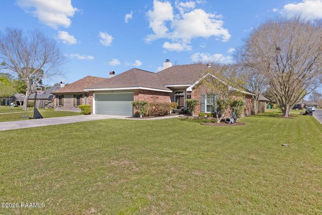 135 Windermere Circle, Youngsville, LA 70592