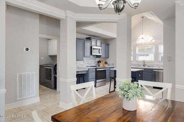 135 Windermere Circle, Youngsville, LA 70592