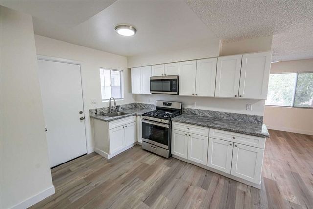 3158 E Packard Avenue, Kingman, AZ 86409