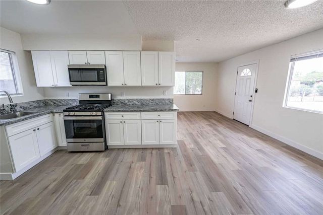 3158 E Packard Avenue, Kingman, AZ 86409