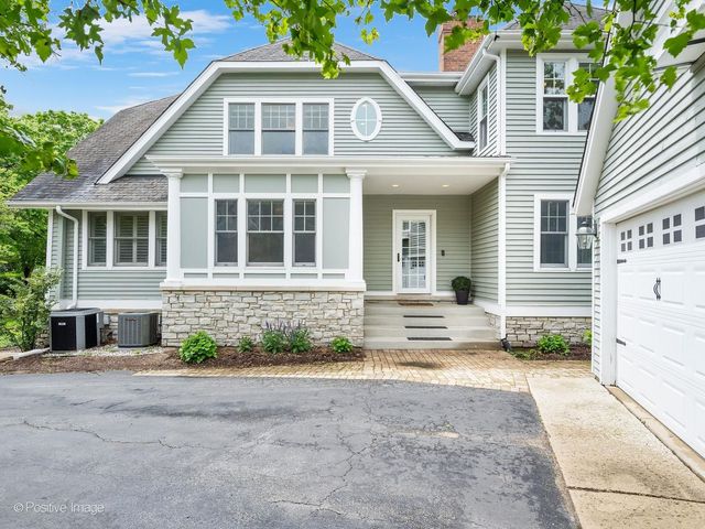 30 Waverly Avenue, Clarendon Hills, IL 60514