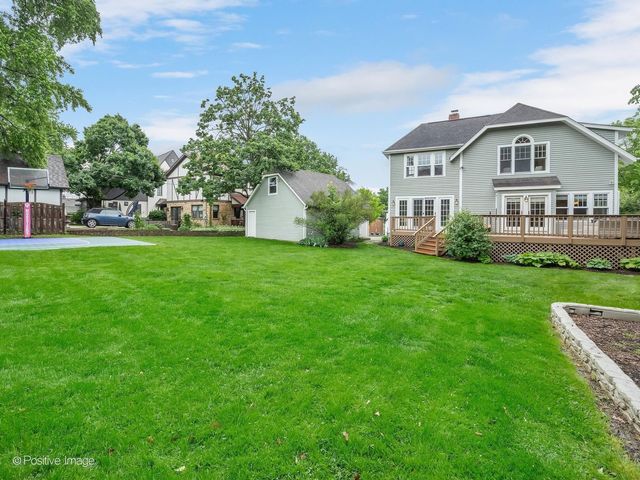 30 Waverly Avenue, Clarendon Hills, IL 60514