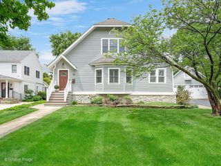 30 Waverly Avenue, Clarendon Hills, IL 60514