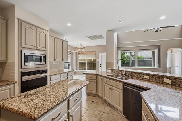 815 Chisel Point Drive, Houston, TX 77094