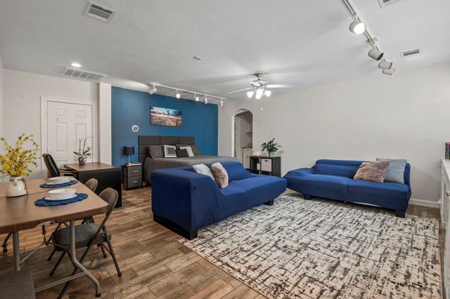 815 Chisel Point Drive, Houston, TX 77094