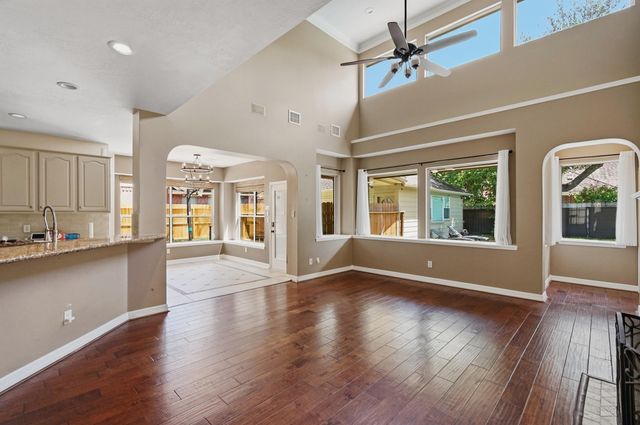 815 Chisel Point Drive, Houston, TX 77094
