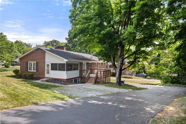 1734 Lancelot Lane, Winston-salem, NC 27103